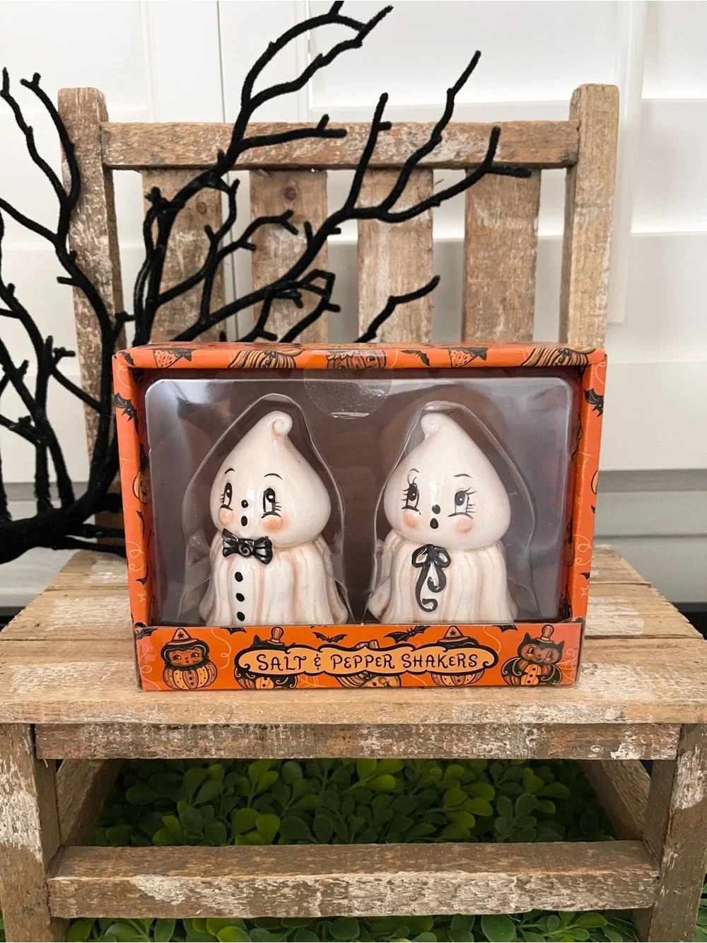 New Johanna Parker Ghost Salt & Pepper Shakers